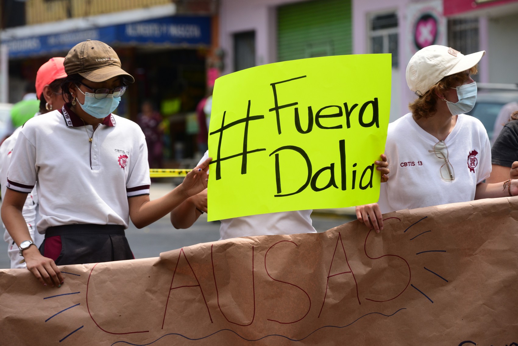 Padres de familia no liberarán el CBTIS 13 hasta que sea destituida la directora