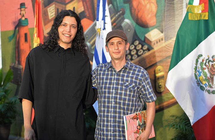 UV entregó premios “Emilio Carballido” y “Sergio Galindo” en la FILU