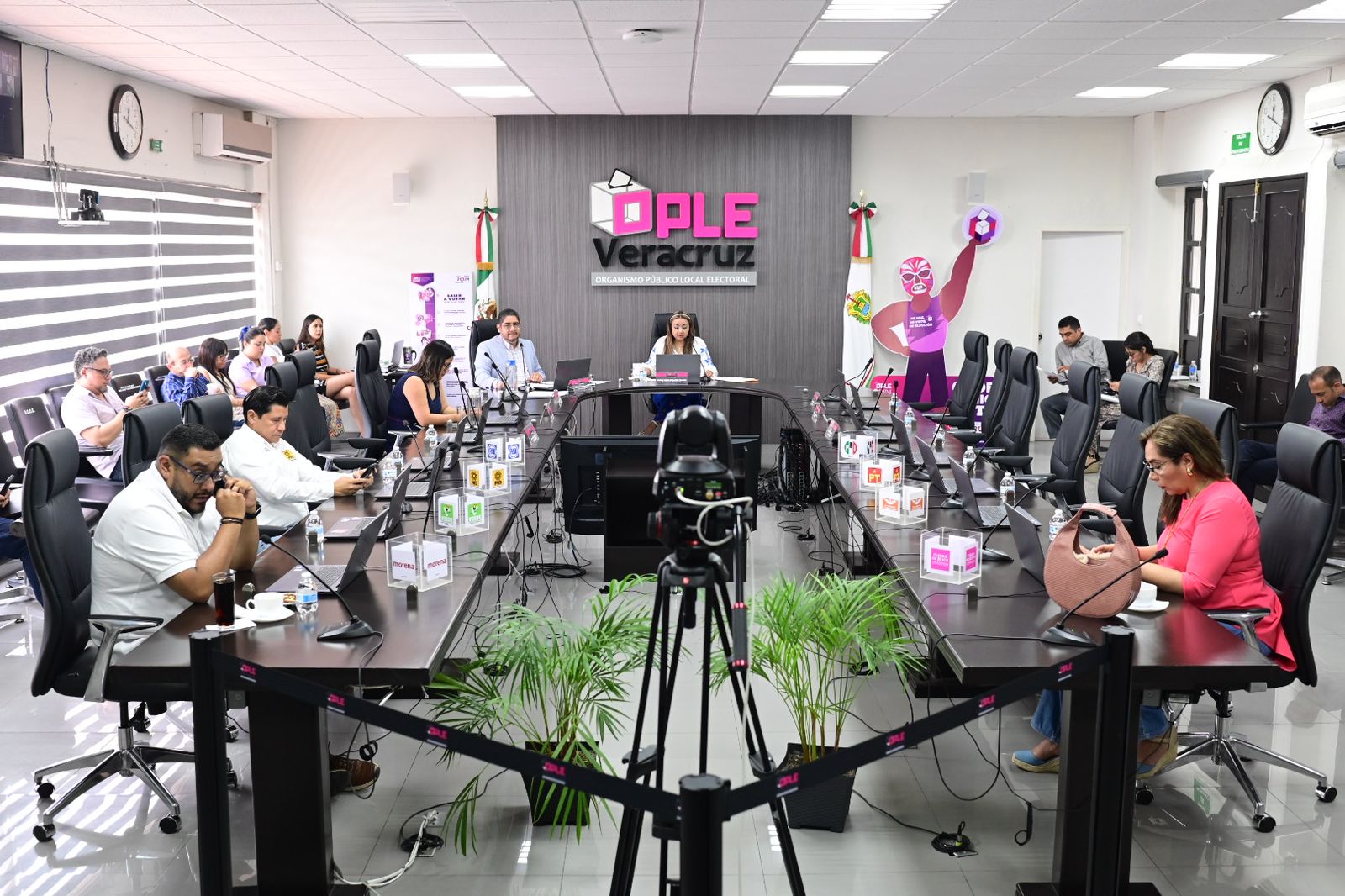 Morena y PVEM registran coalición ante OPLE, el PT tiene hasta el domingo para decidirse
