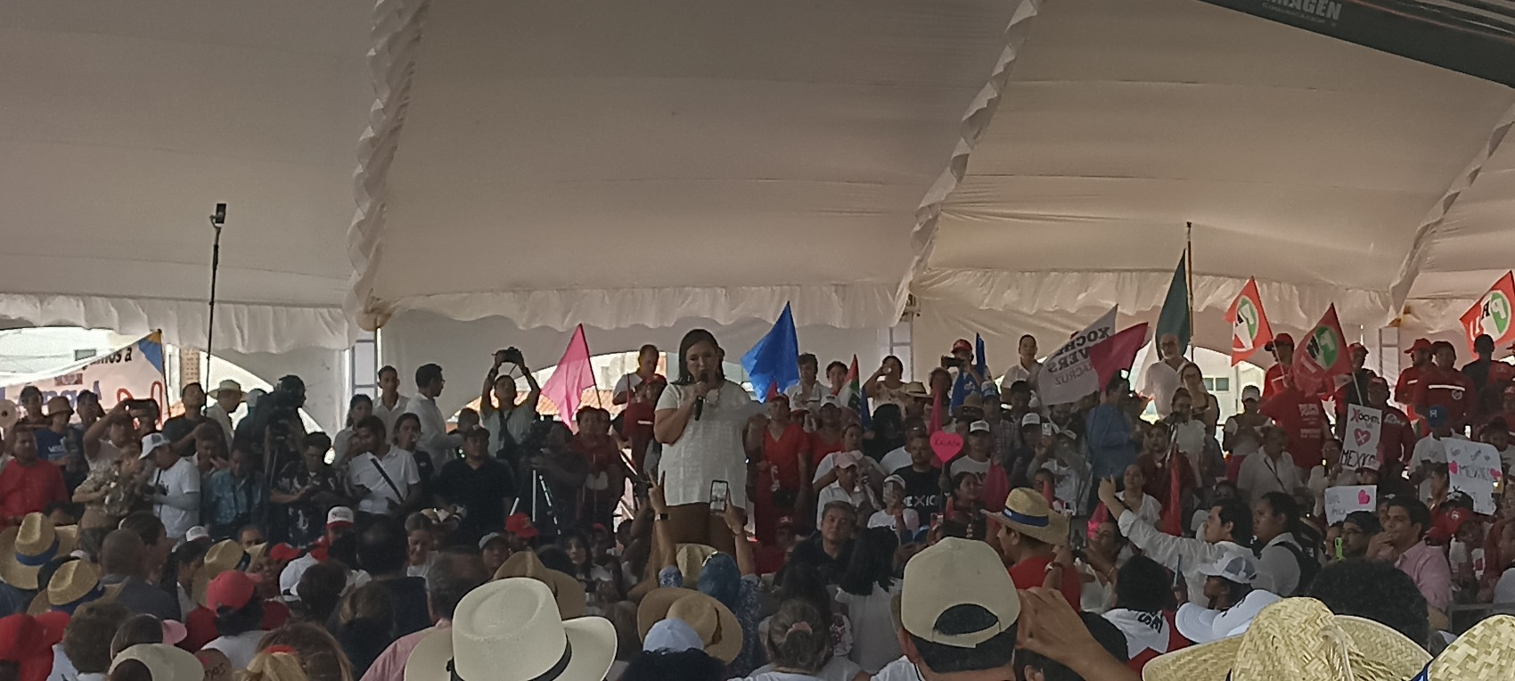Raquítico el aumento salarial a los maestros anunciado por el presidente: Xóchitl Gálvez
