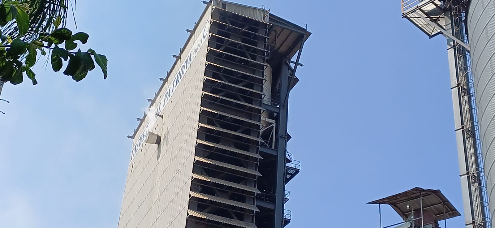 Se incendian Silos de Industrial Patrona, de Córdoba