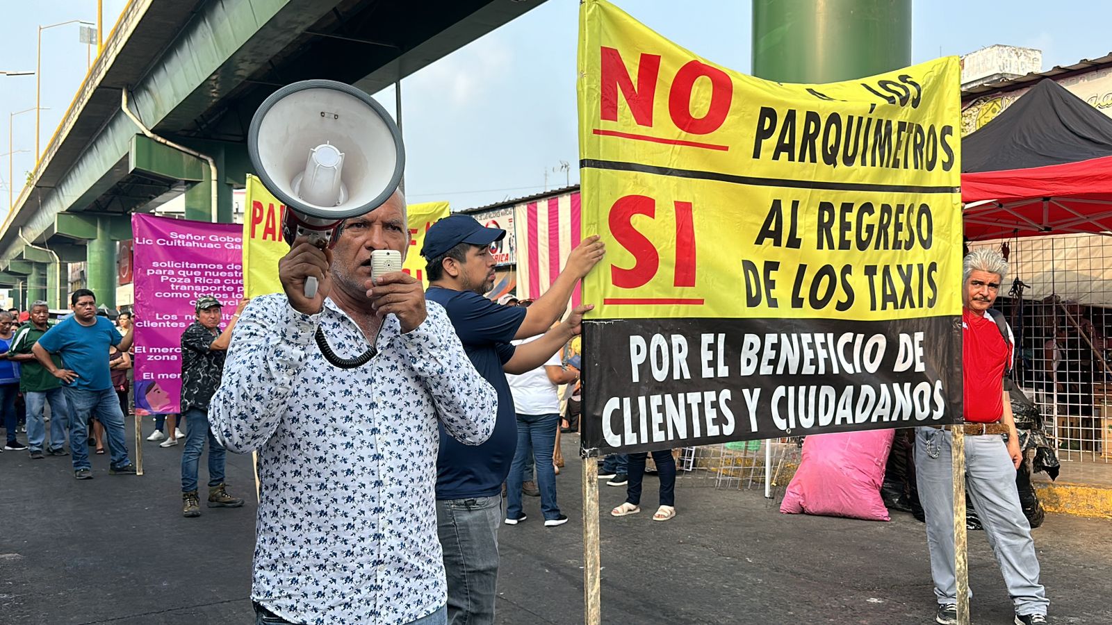 Comerciantes rechazan instalación de parquímetros en inmediaciones del mercado Poza Rica