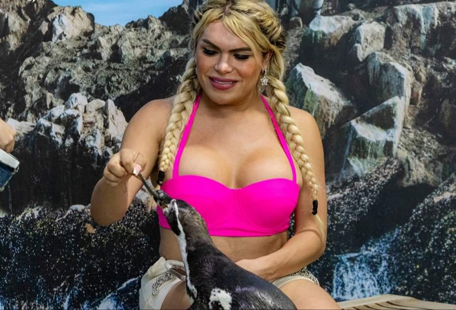 Wendy Guevara y Emilio Osorio visitan el Aquarium del Puerto de Veracruz