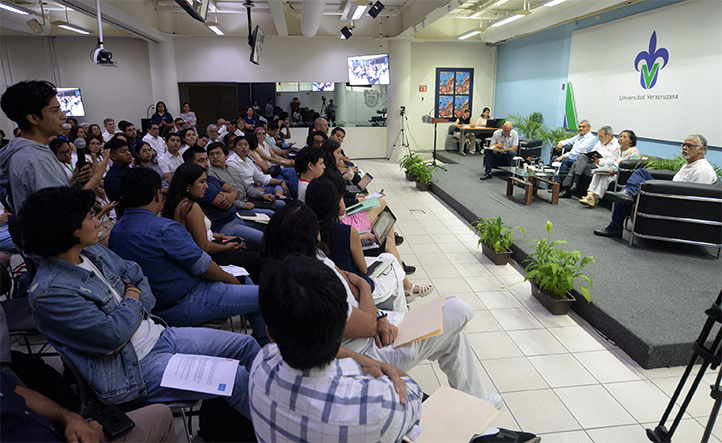 Alumnos de Licenciatura y TSU dialogaron con autoridades de la UV