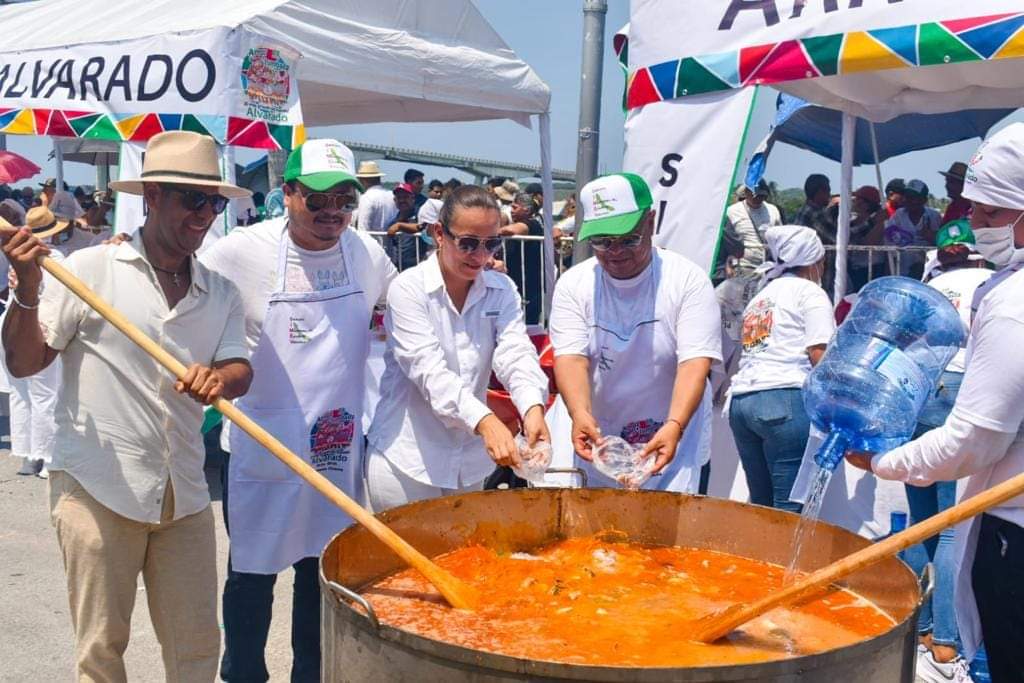 Este domingo el Arroz a la Tumbada más Grande del Mundo en Alvarado
