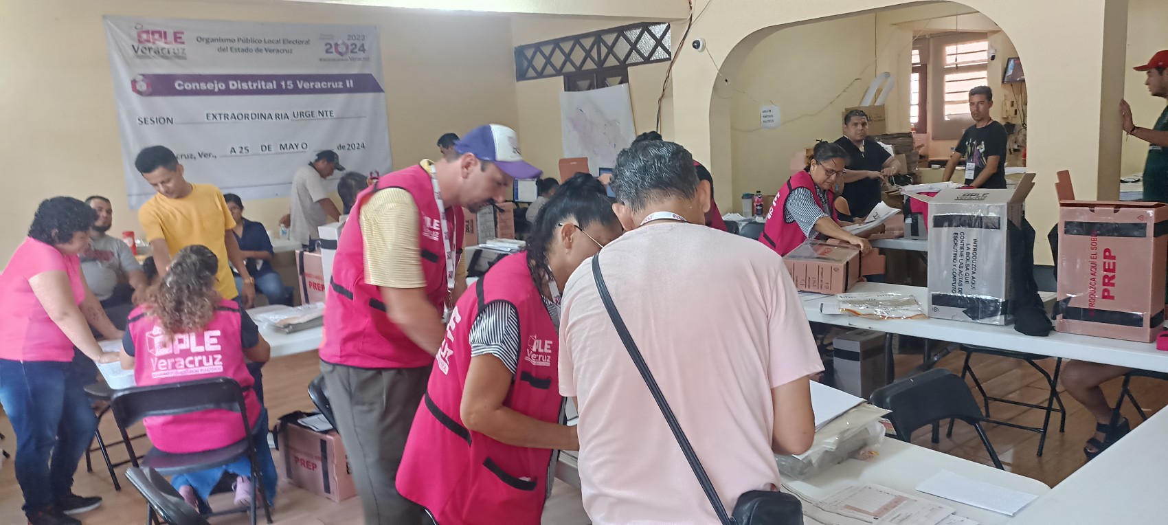 Inicia entrega de 854 paquetes electorales en el distrito local XV con cabecera en Veracruz puerto