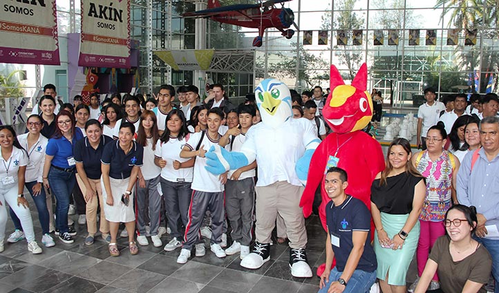 Estudiantes de la FCA UV brindaron orientación financiera a bachilleres