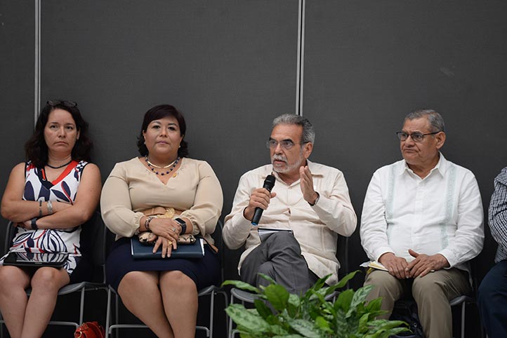Rector dialogó con docentes y directivos de la región Veracruz