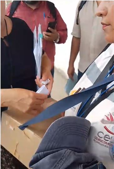 Detienen a dos mujeres por realizar encuestas de salida con boletas electorales y sin identificación