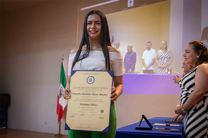 Alumna de Contaduría UV obtuvo doble titulación internacional