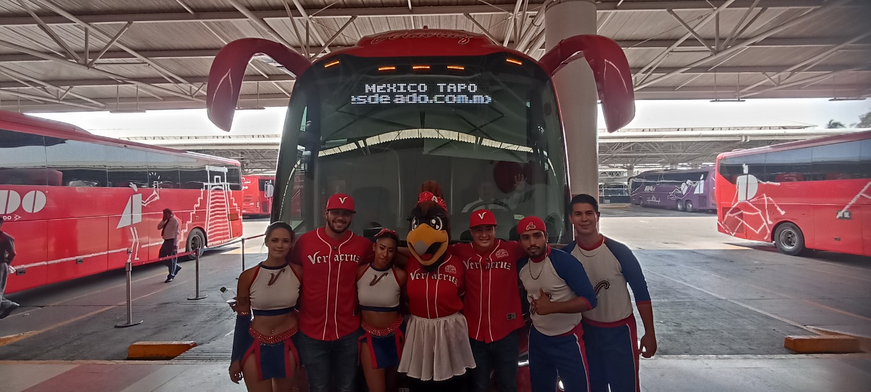ADO inicia corridas oficiales en autobuses brandeados de El Águila de Veracruz