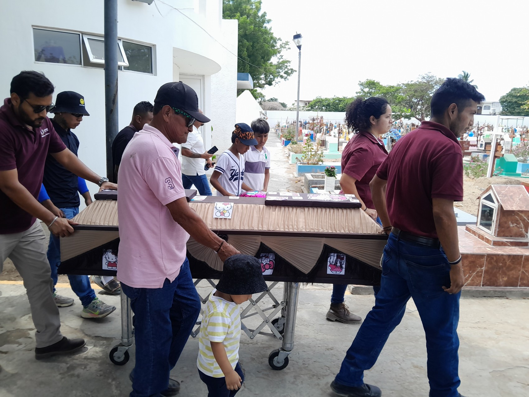 Jessica, víctima de feminicidio es despedida en Veracruz