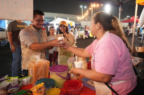 Ayuntamiento de Emiliano Zapata celebra a papá con Mercadito Comunitario