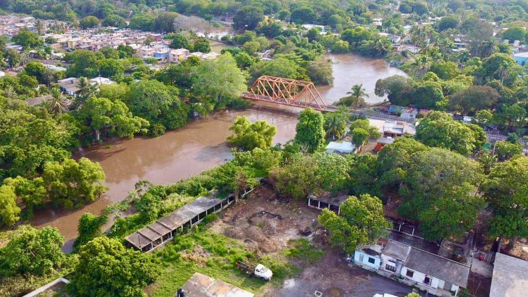 No hay peligro de inundaciones en Medellín de Bravo: alcalde Marcos Isleño