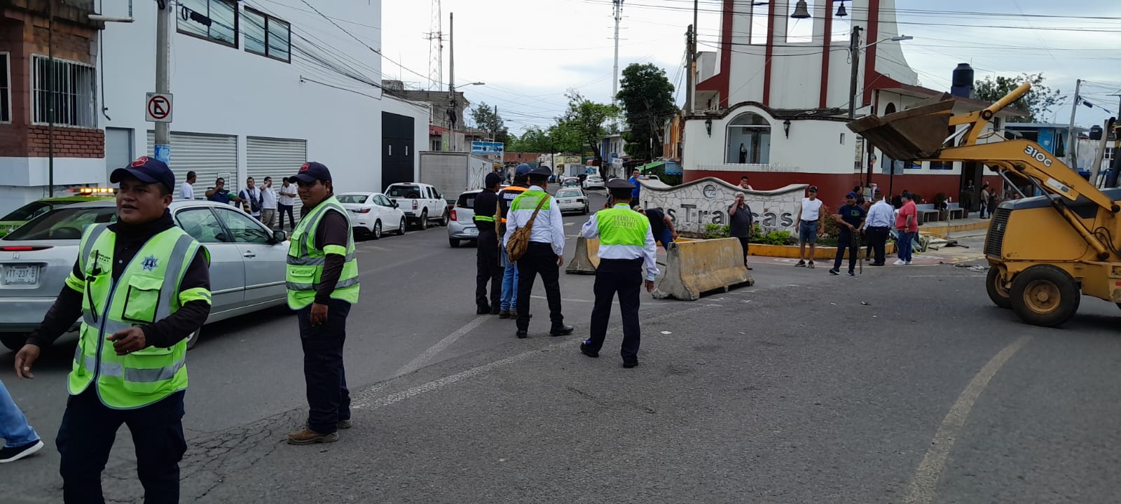 Comerciantes de Las Trancas celebran el regreso de la circulación en doble sentido en la calle principal
