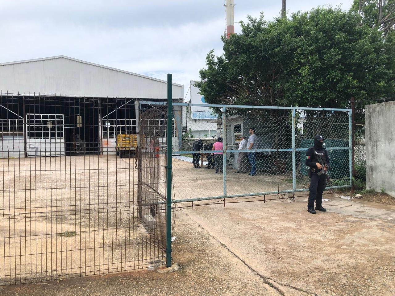 Estudiante de ingeniería muere al caer de techo de bodega en Coatzacoalcos
