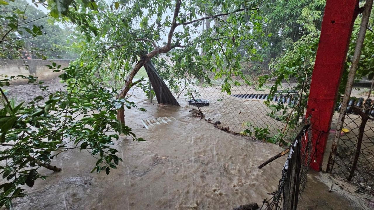 Lluvia paraliza actividades en Martínez de la Torre
