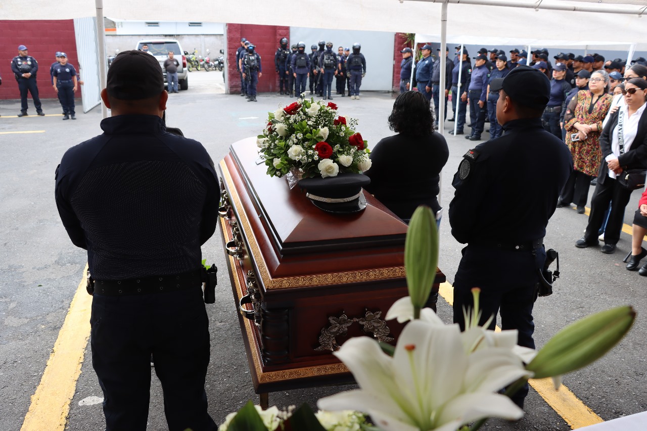 Rinden homenaje póstumo a policía municipal fallecido en Ixtaczoquitlán