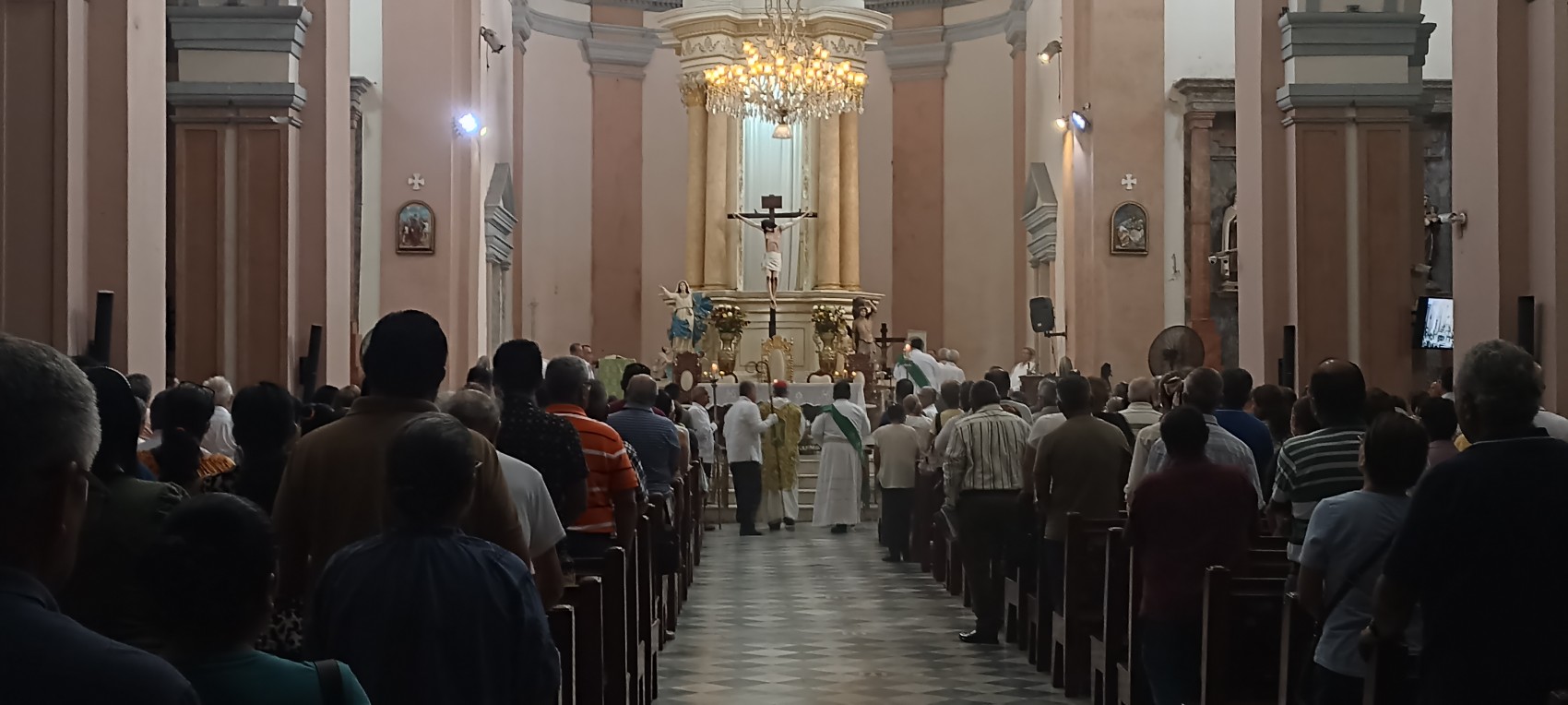 Requiere 1 mdp la diócesis de Veracruz para renovar equipos de aire acondicionado de la catedral