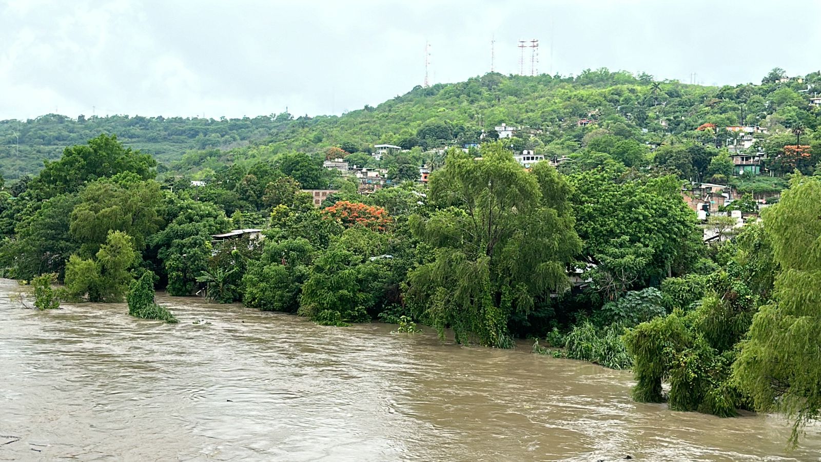 Alertan sobre avenida de agua en el río Cazones