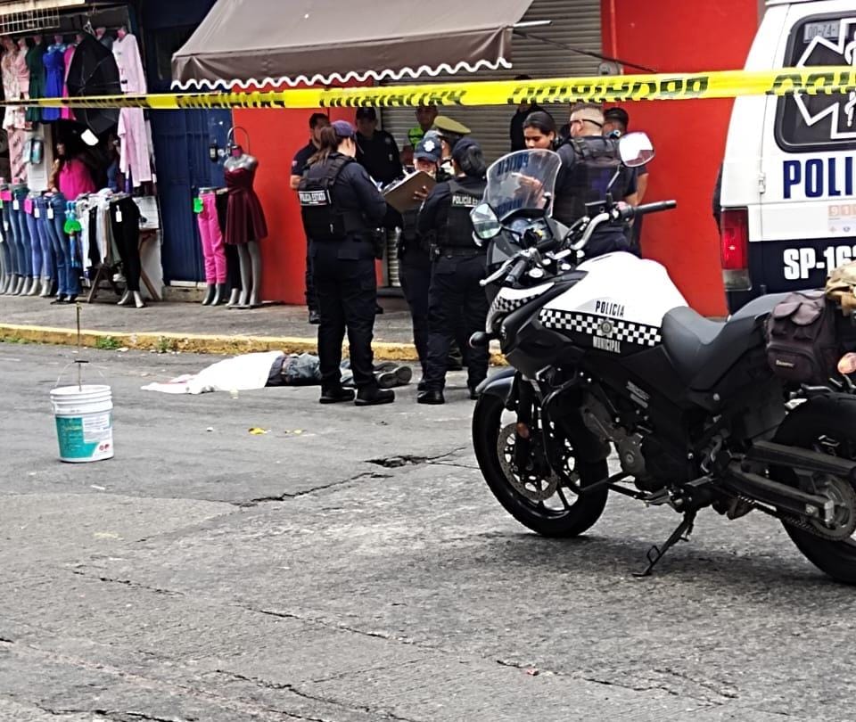 Vendedor ambulante muere atropellado por aplanadora en obra de la calle Lucio de Xalapa