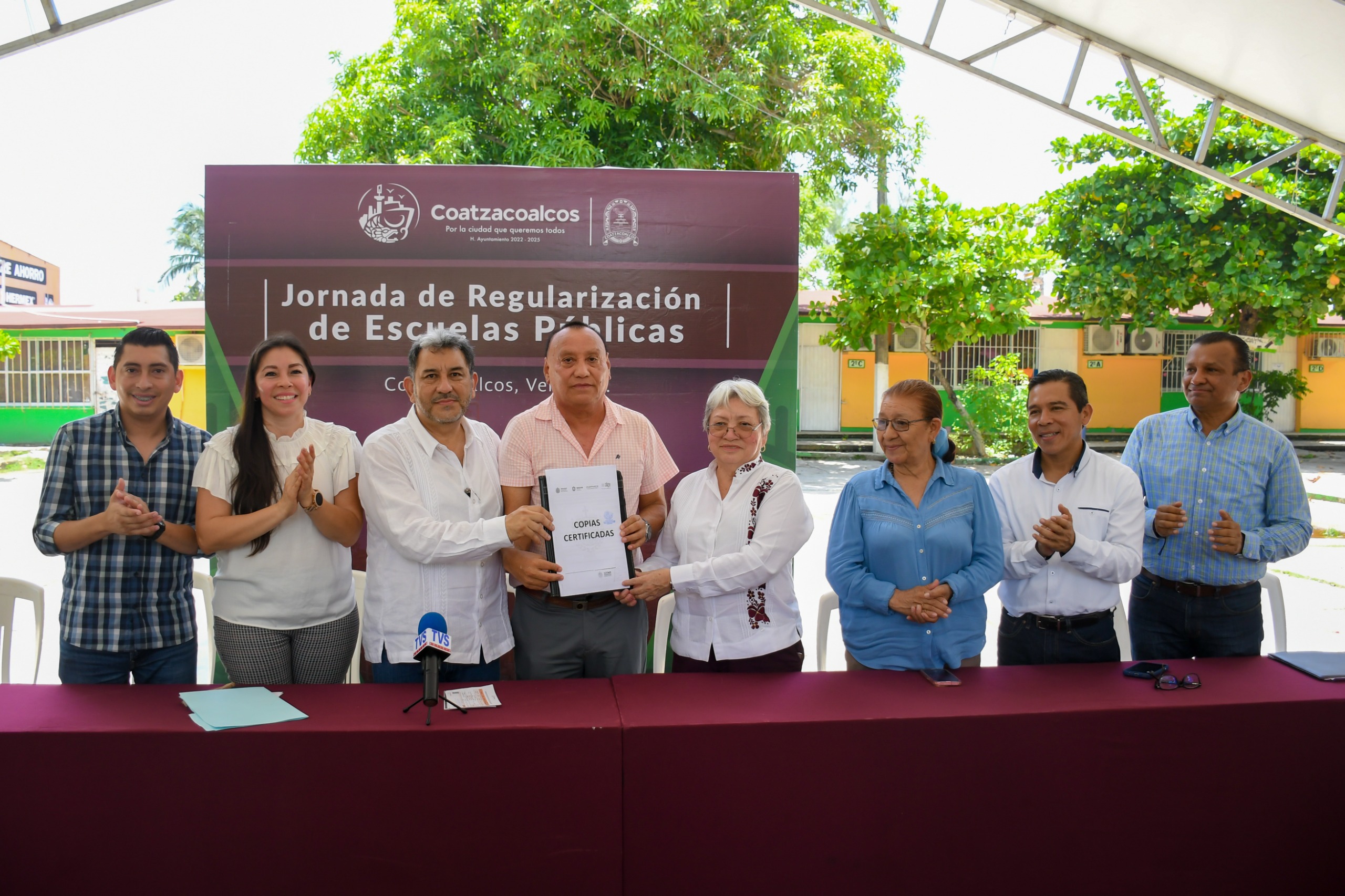 Otorga Coatzacoalcos certeza jurídica a instituciones educativas en villa Allende