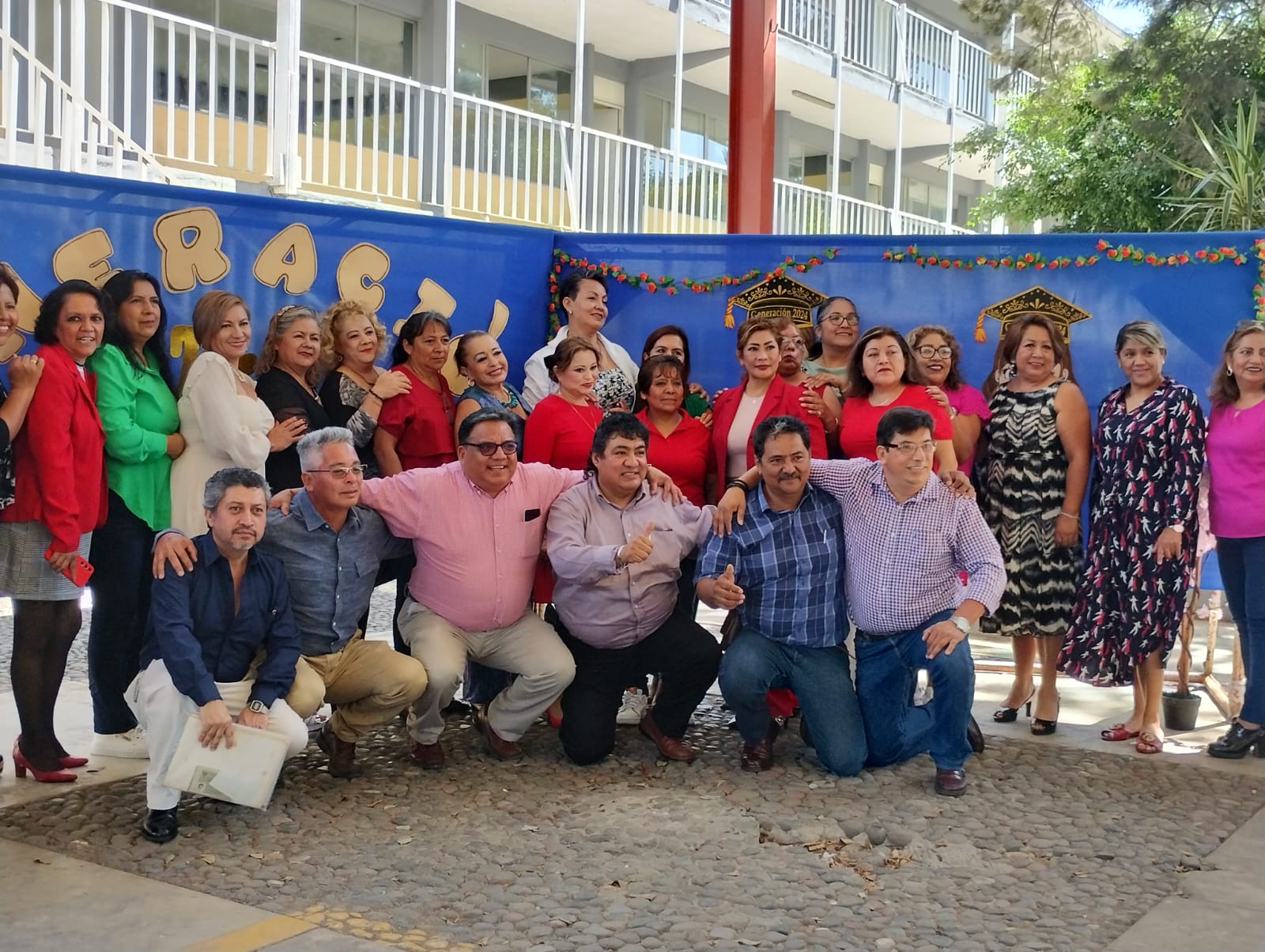 Se reencuentran 55 ex alumnos generación 81-84 de la Escuela Secundaria General Mártires de 1907