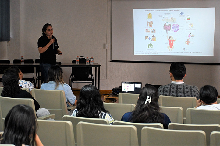 Dieta materna condiciona salud y microbiota del recién nacido