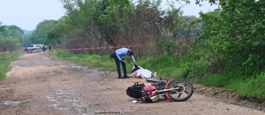 Pareja de comerciantes es asesinada en Hueyapan de Ocampo