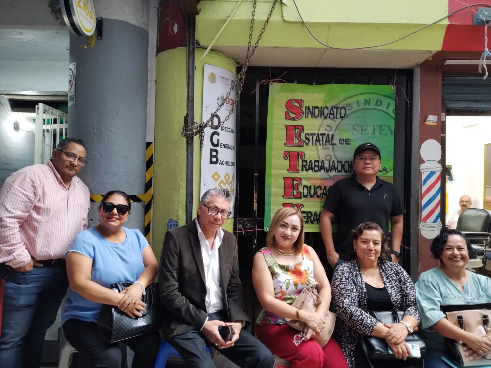 Sindicato toma instalaciones de Dirección de Bachillerato, exigen emitir órdenes de presentación