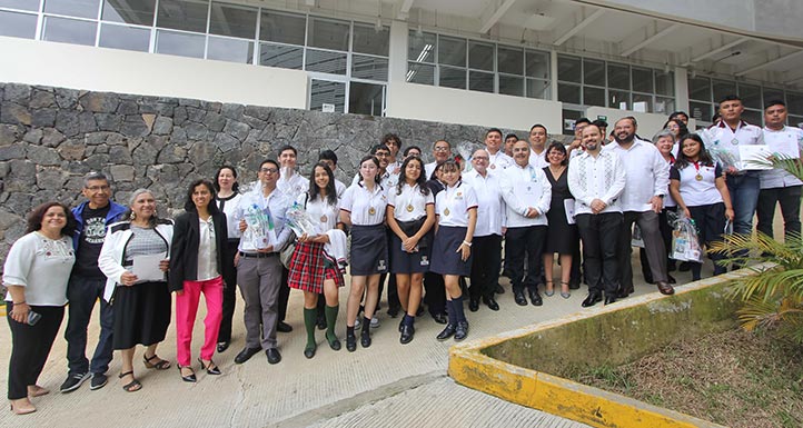 UV reconoció vocación científica de alumnado de bachillerato