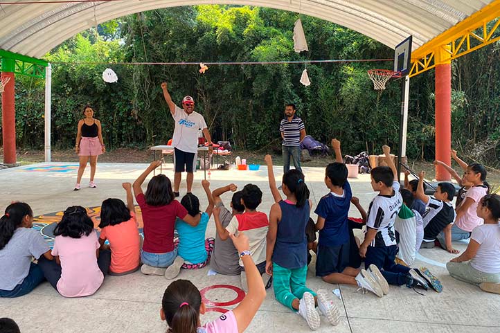 UV acercó actividades científicas a población vulnerable