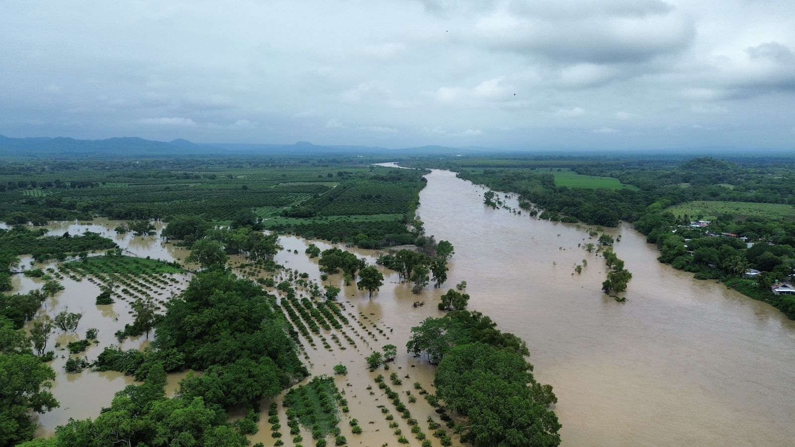 Álamo y Tihuatlán en alerta por aumento de nivel en ríos