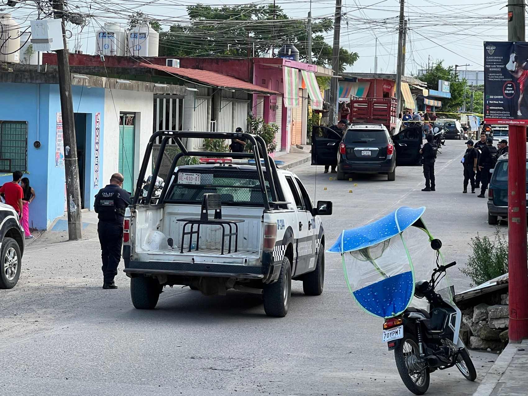 Asesinan a balazos a mujer a bordo de su camioneta en Martínez de la Torre