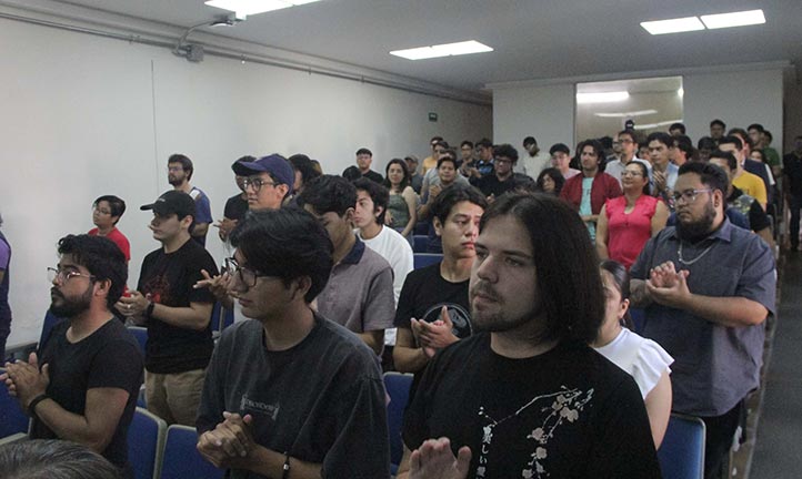 Universitarios generan buenas noticias en la industria del software
