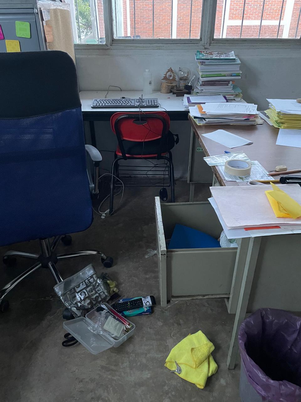 Roban computadoras y pantallas de la Escuela Primaria México de la Colonia Huizachal de Xalapa
