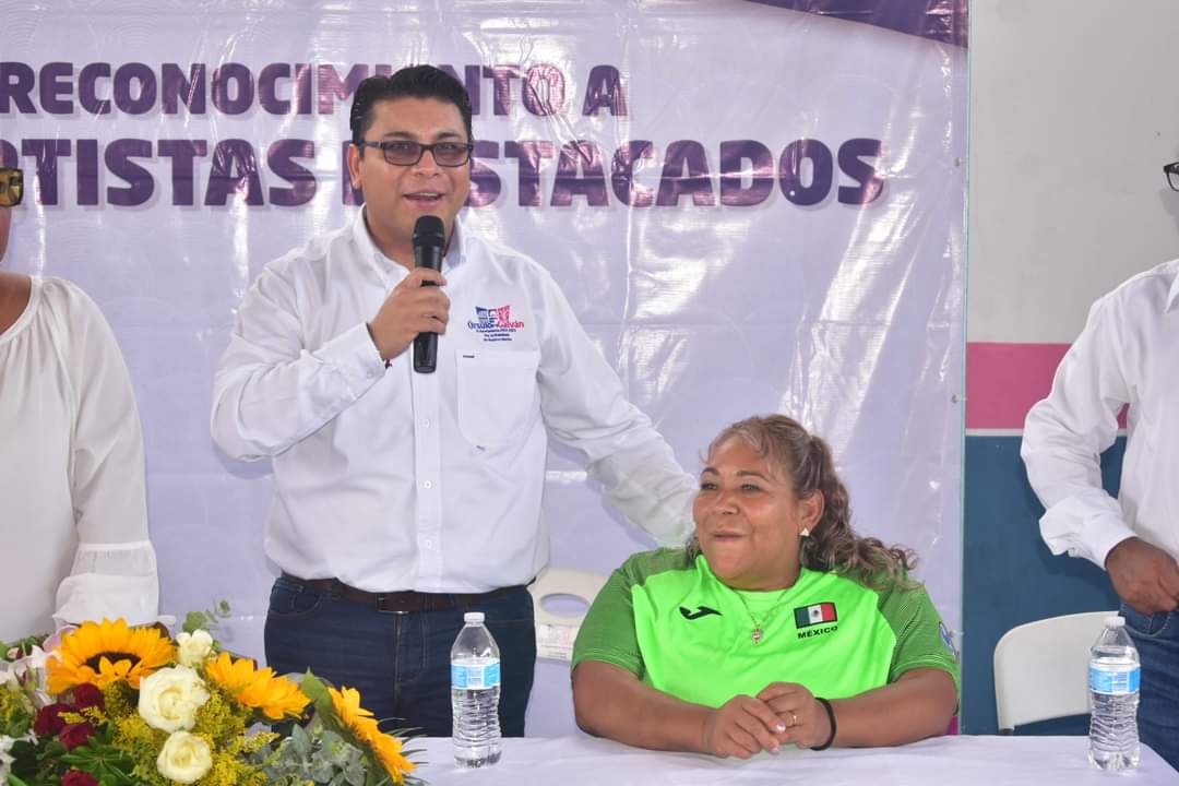 Rinden homenaje a histórica atleta paralímpica María Estela Salas Marín previo a su viaje a París