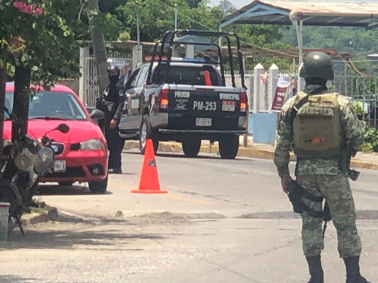Balean y asaltan a contratista de la SIOP en Zongolica