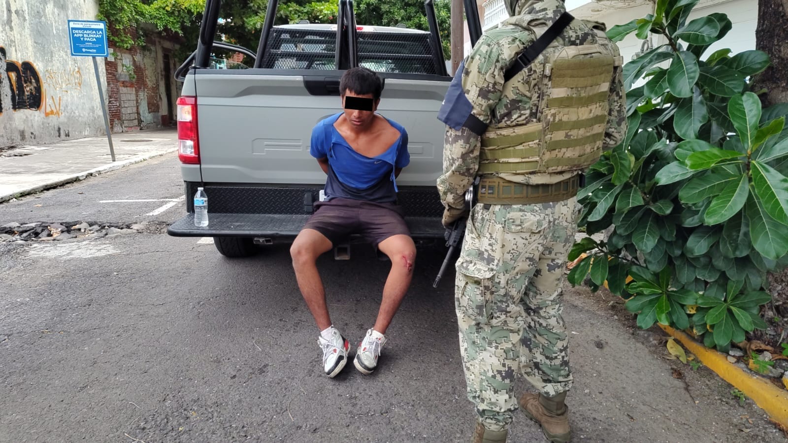 Vecinos atrapan a ladrón que asalto a mujer en centro histórico de Veracruz