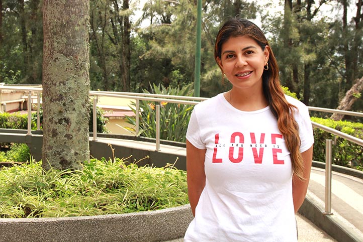 Alumna de la UV-Intercultural realiza proyecto de agricultura urbana