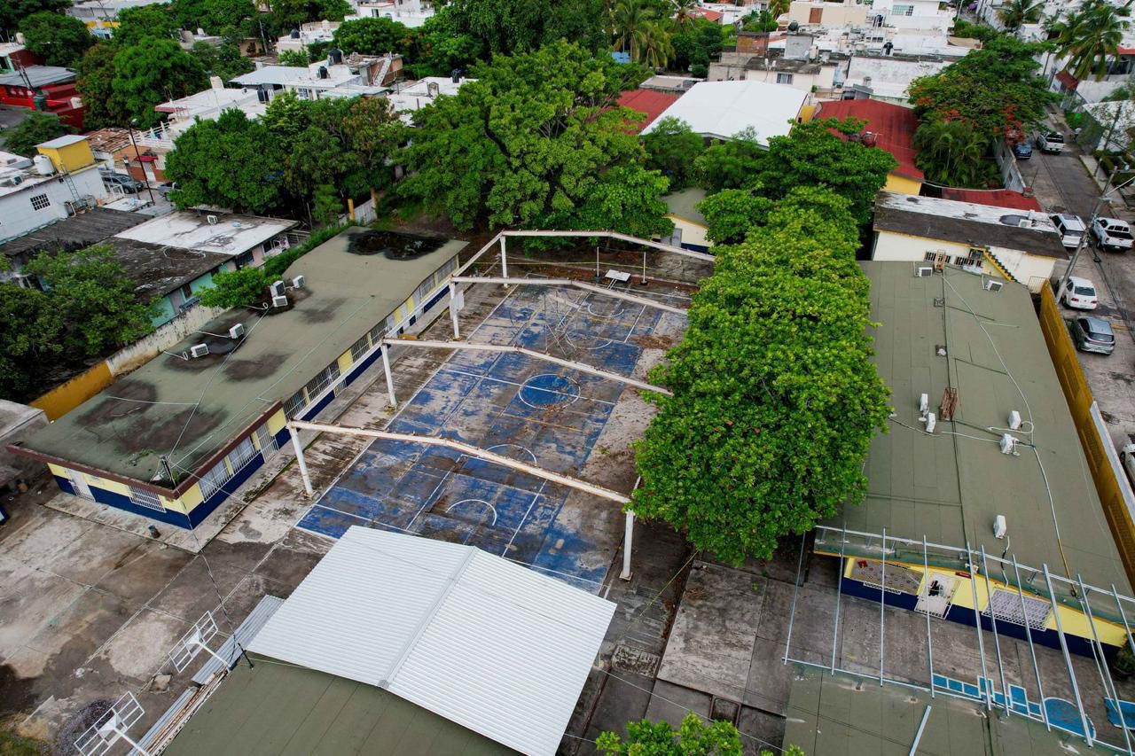 Alcalde JM Unánue continúa apoyando a escuelas publicas con la rehabilitación de domos