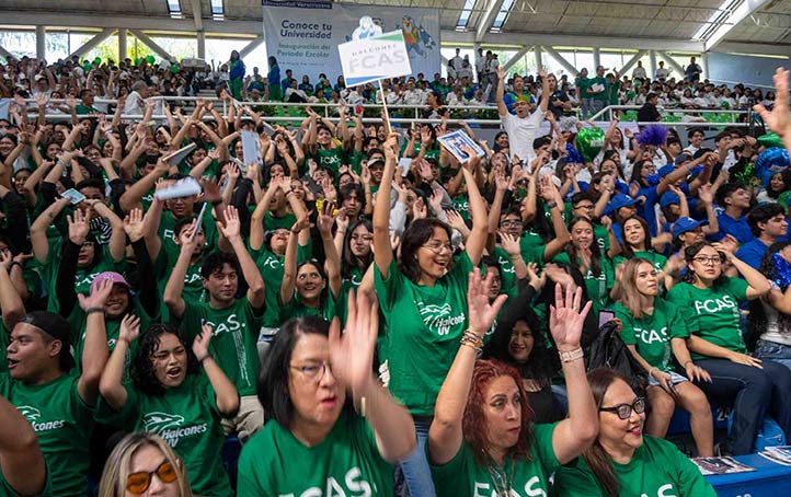 UV recibió a la generación de su 80 aniversario