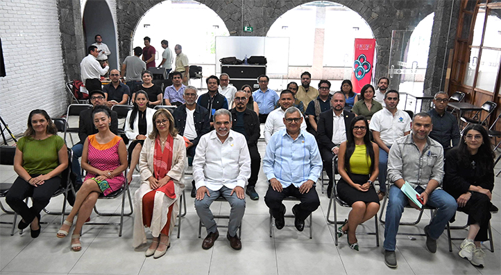 Artes están al centro de la UV y de la resolución de problemas: Rector