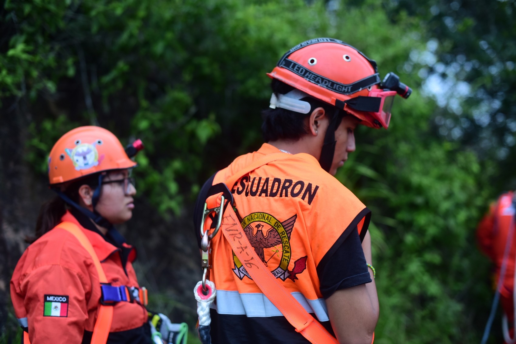 Auto cae a barranco de 130 metros de profundidad en la autopista Veracruz-Perote, un muerto
