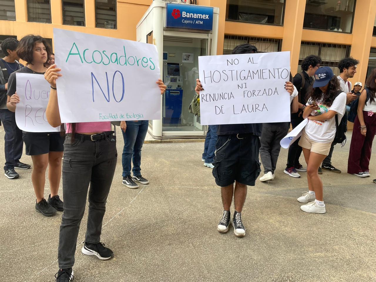 Estudiantes se oponen a la destitución de Directora y Secretaria Académica de Facultad de Biología