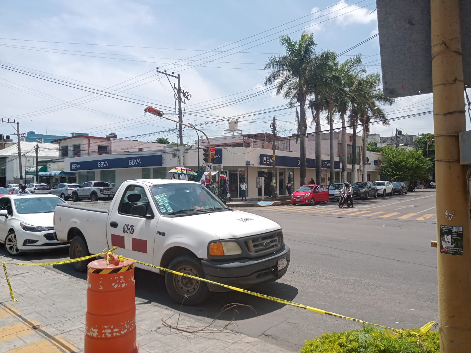 Asaltan a hombre de la tercera edad al interior de un banco en Cardel