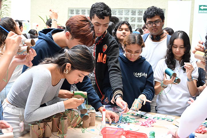 Instituto de Antropología UV ofreció talleres a la sociedad en general
