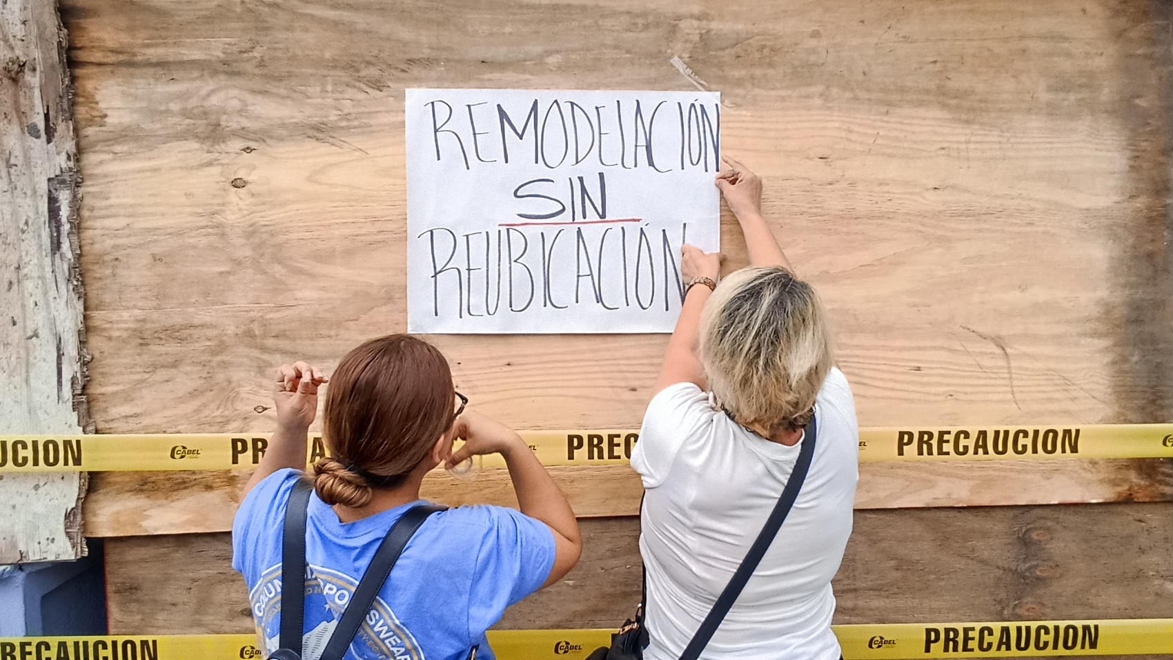 Comerciante se opone a reubicación de locatarios del mercado de artesanías de Veracruz