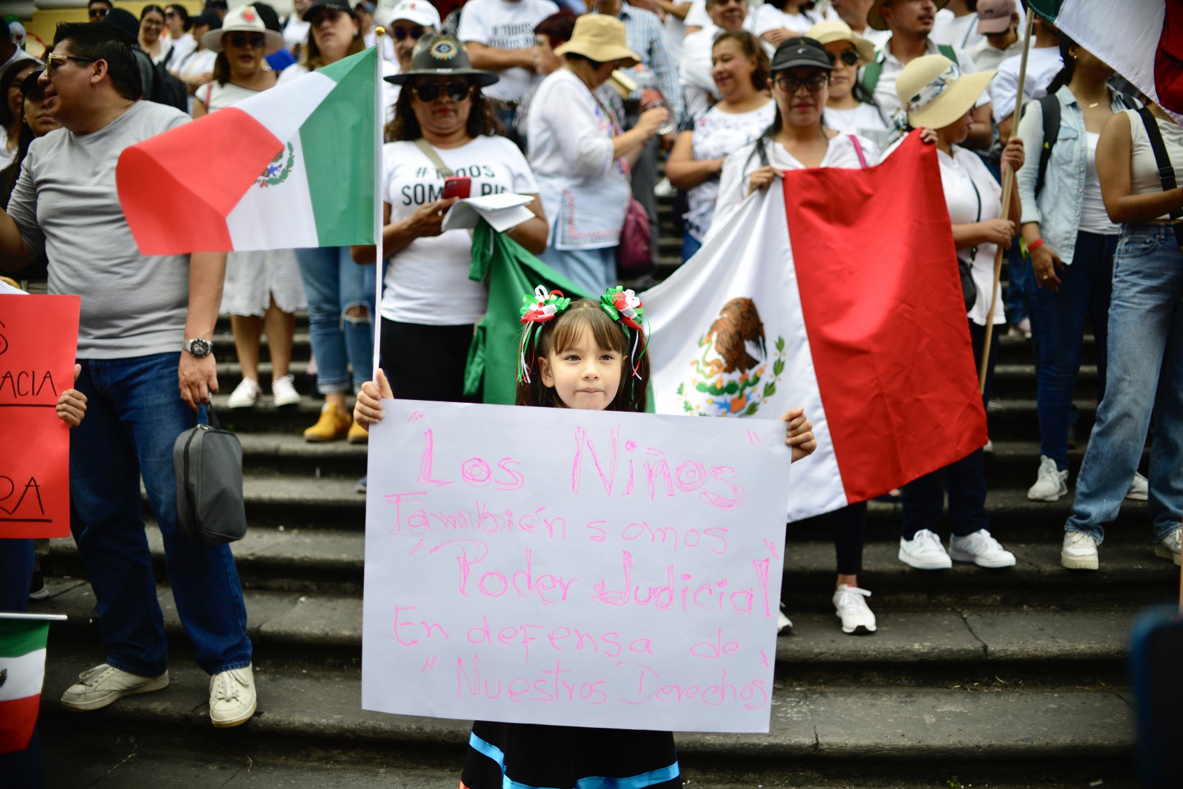 Estudiantes de la UV protestan contra la reforma judicial
