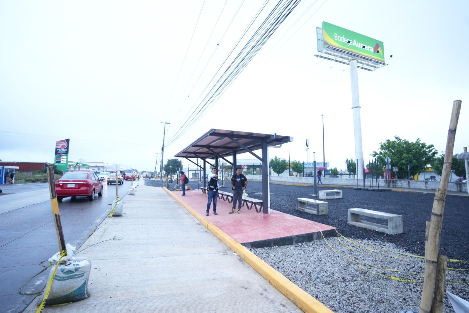 Con casetas de espera, invertimos en movilidad segura para Emiliano Zapata: Erick Ruíz